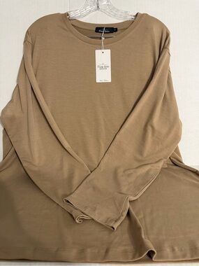 Trendy Queen Crewneck Long-Sleeve Tee in Tan